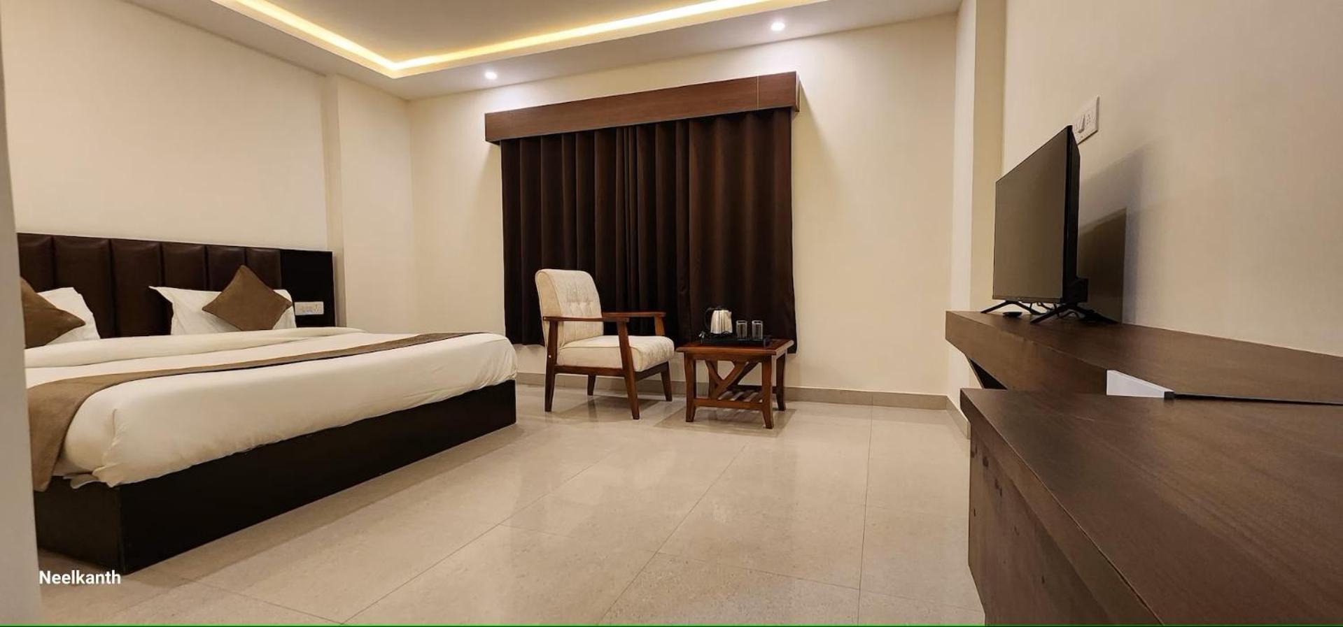 Neelkanth Hotel Ayodhya Экстерьер фото